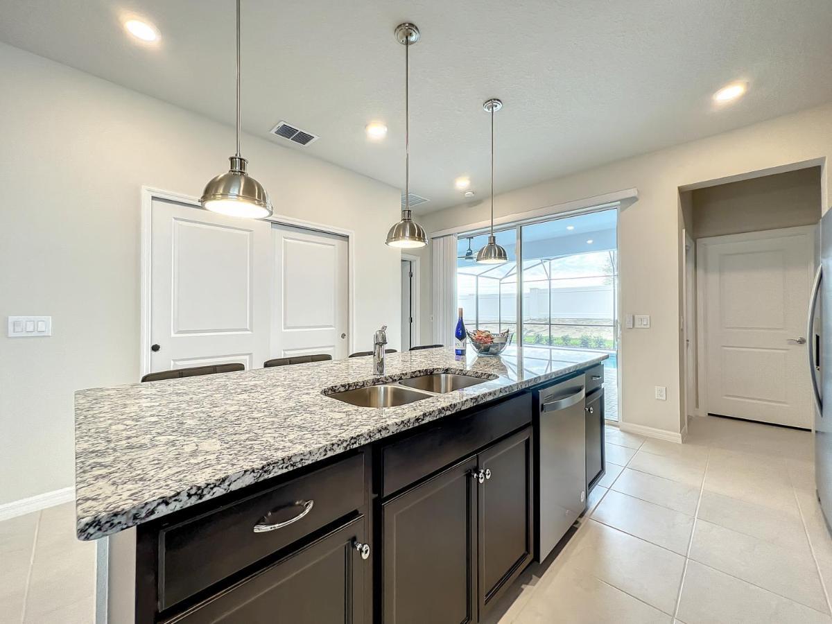 Windsor Island Vacation Pool Home 达文波特 外观 照片